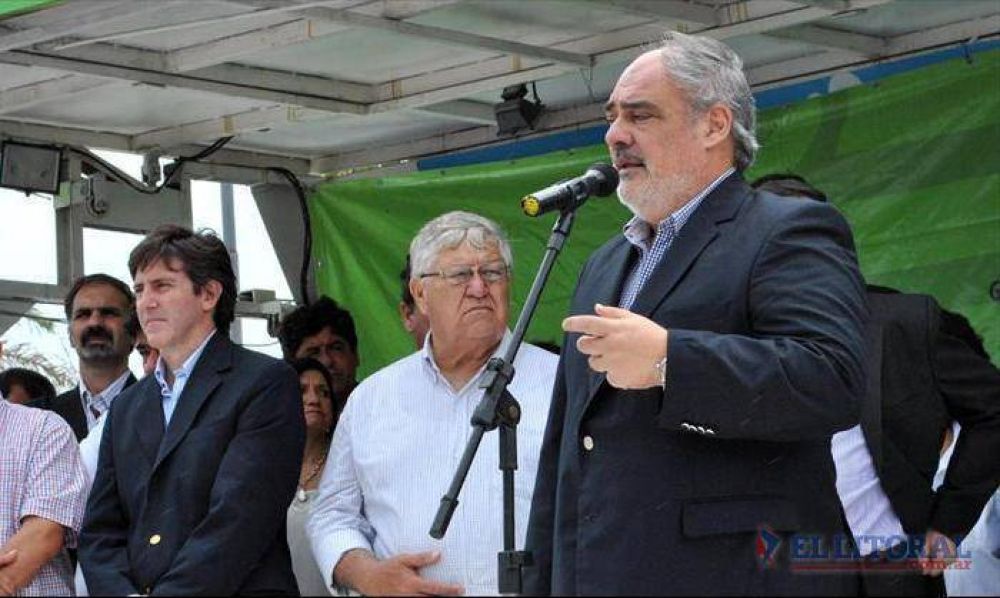 Por los apagones, Colombi record� el freno a cr�ditos y dijo que hay un problema nacional