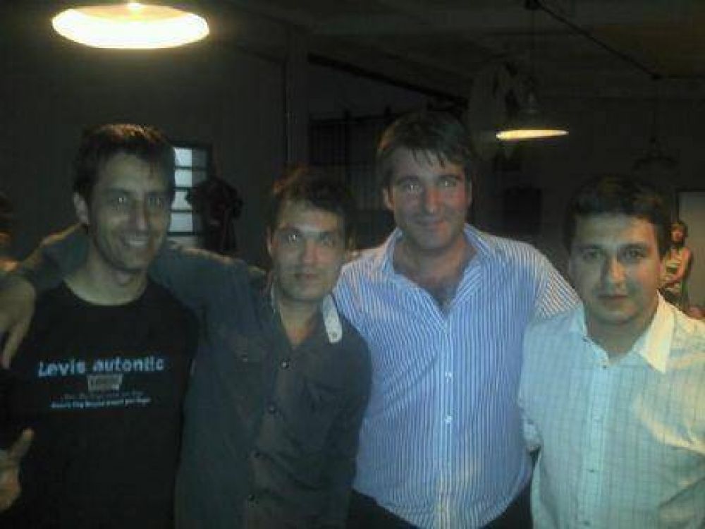 Presentaron Alternativa Vecinal Platense: �No vamos a ir ni con Scioli, ni con Bruera�, dijo Francisco Gorchs