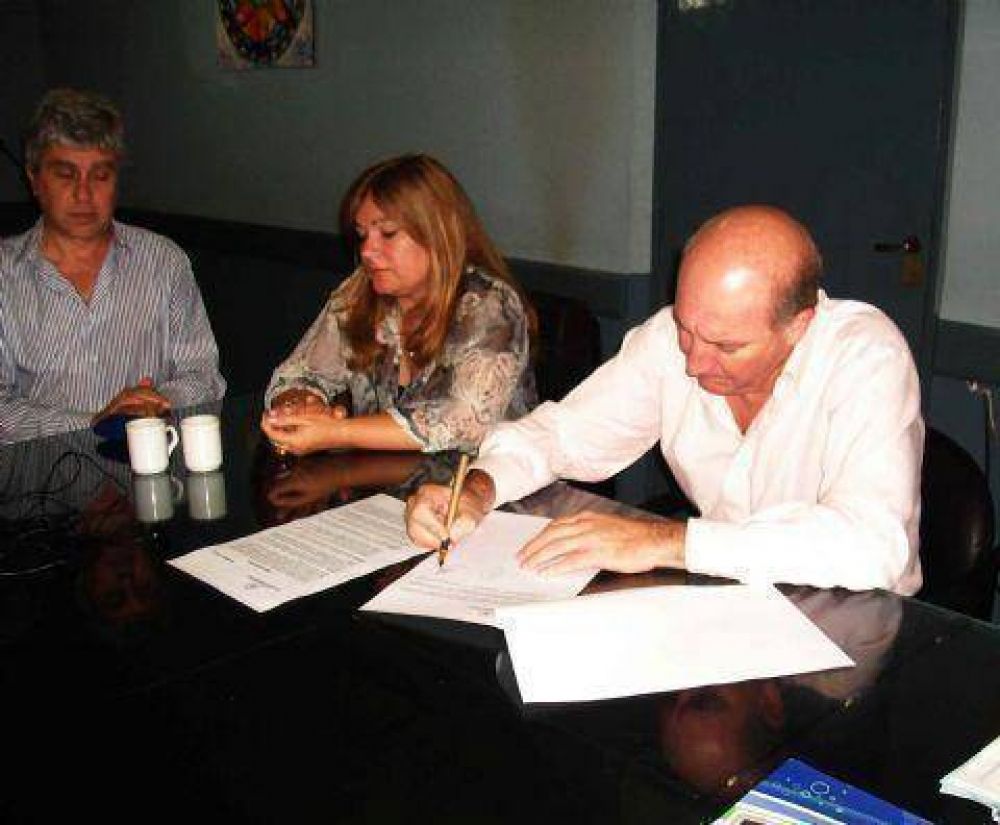 El municipio firm� un convenio con la UNR