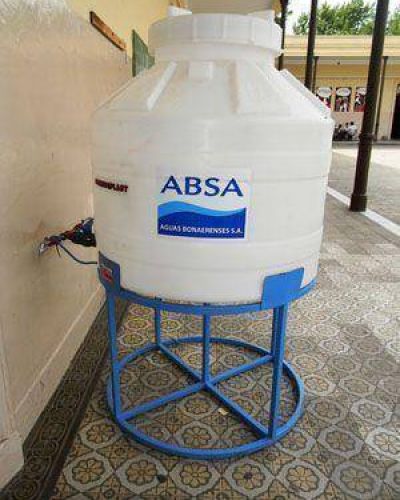 ABSA coloca tanques cisternas en las escuelas