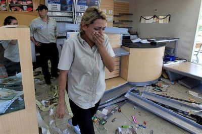 Saquearon una estaci�n de servicio en frente del supermercado de San Fernando