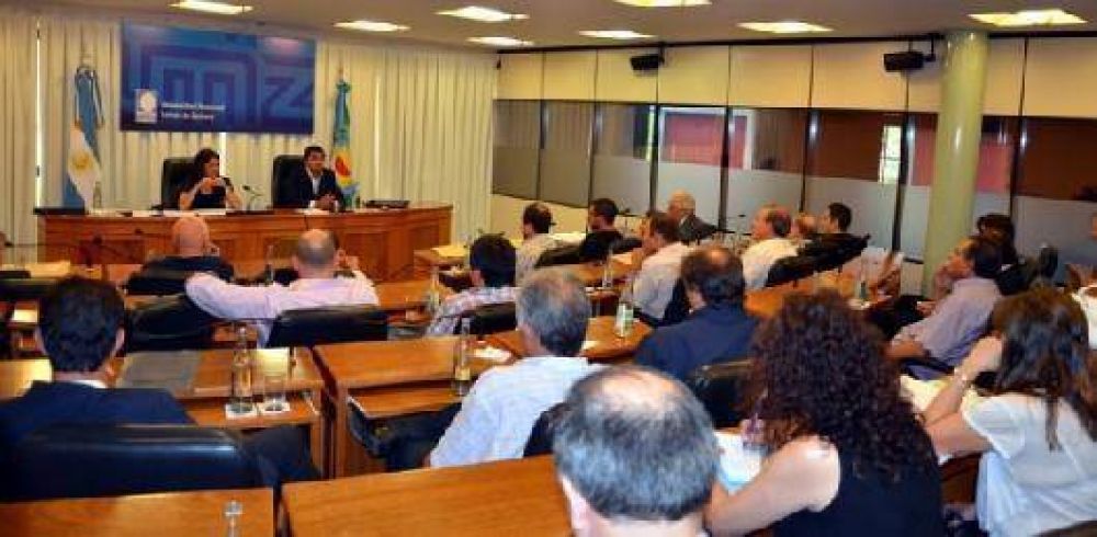 Molea: �Debemos seguir trabajando unidos por esta universidad del Conurbano�