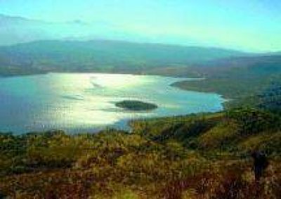 Urgente: Un fallecido y tres heridos por desbarrancar en La Caldera