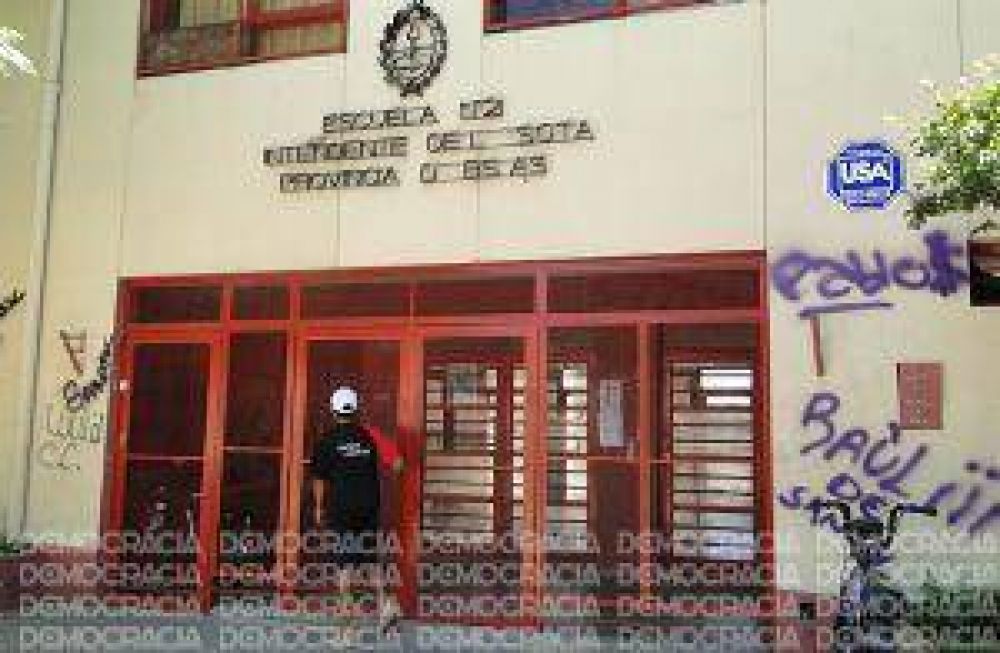 Ladrones con armas de fuego robaron en la Escuela N� 21