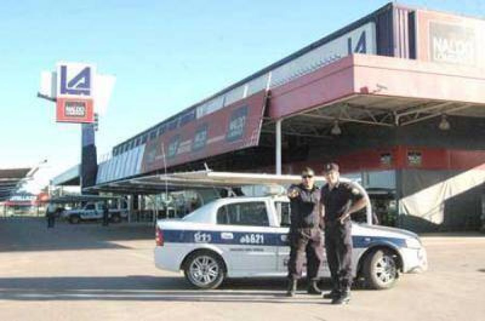 En Bragado tambi�n refuerzan la seguridad en supermercados por temor a saqueos