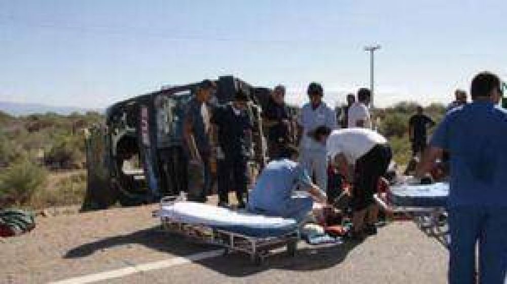 Catamarque�os heridos en un accidente de colectivo