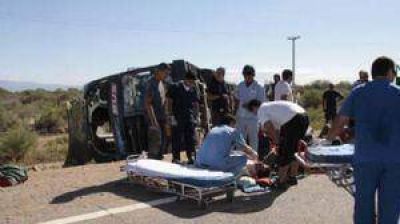 Catamarque�os heridos en un accidente de colectivo