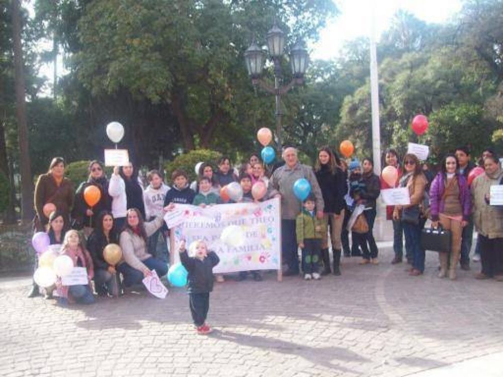 Piden que la Justicia actue para que no se lleven a un menor del pa�s