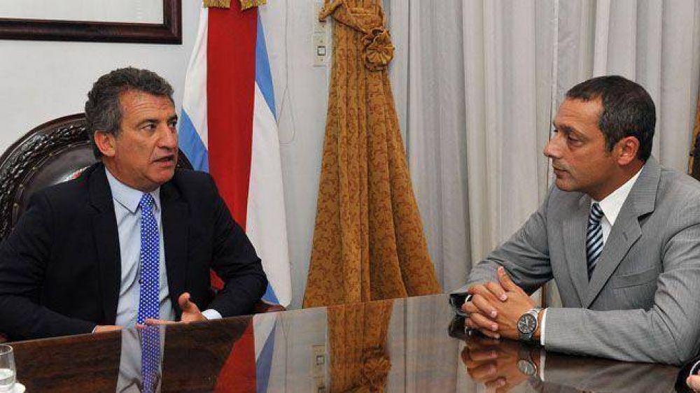 Urribarri y el electo rector de la Uader destacaron la normalizaci�n