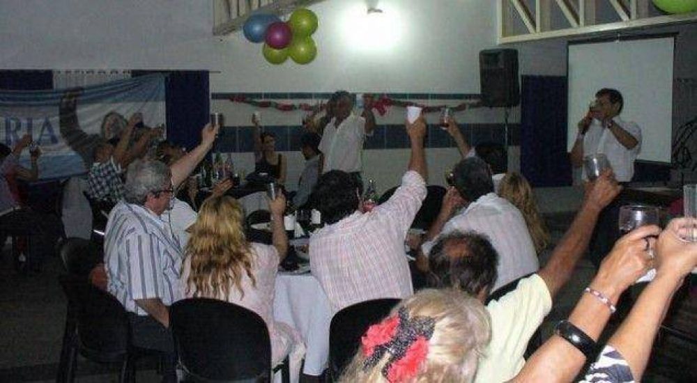 Mongel� cerr� el a�o junto a la militancia del FpV
