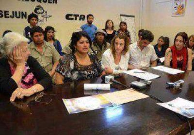 El polic�a dijo que vio un fogonazo y dispar� en defensa de su compa�era 