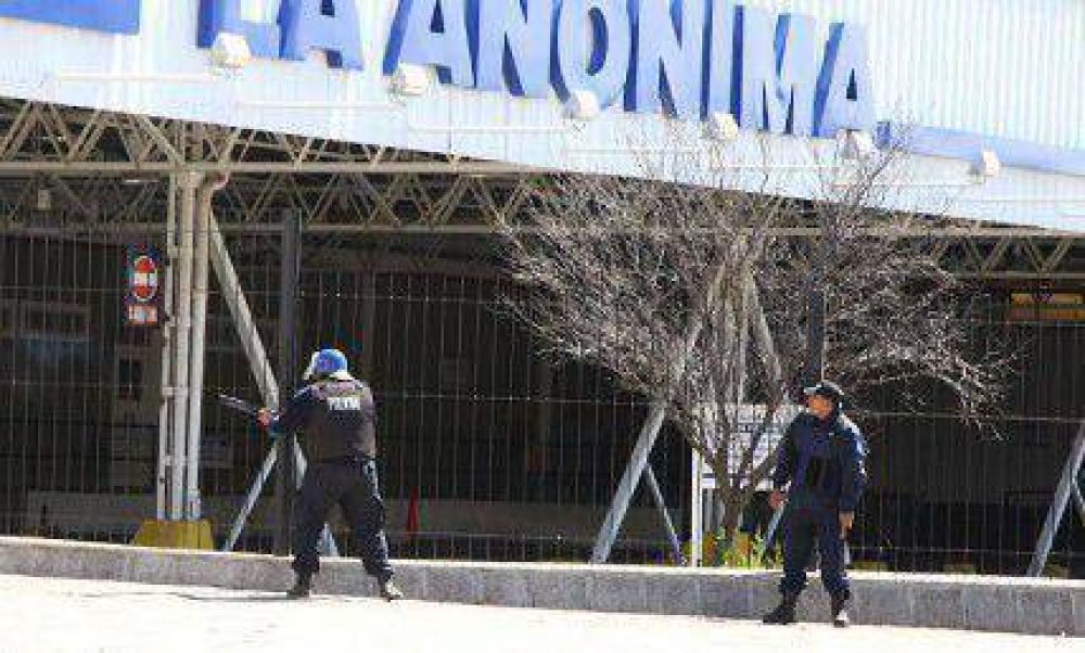 Denuncian que un Polic�a dispar� al joven de 15 a�os