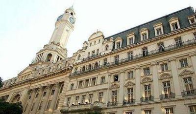 Legislatura: Empleados cobran un bono de $4.000