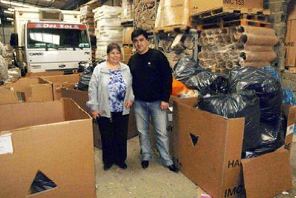 Recolectaron m�s de 5000 botellas pl�sticas para la Casa del Ni�o