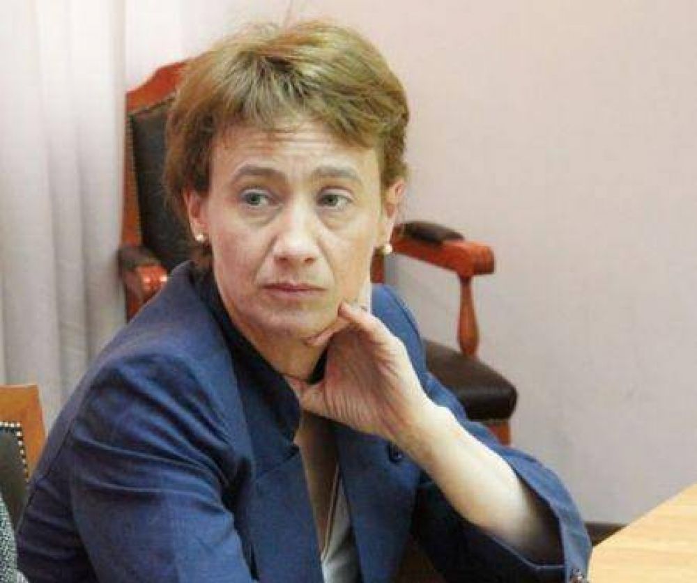 La Gobernadora visit� la dependencia del Ministerio de Gobierno