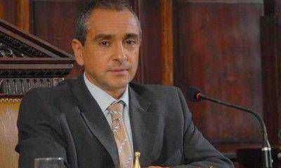 El dem�crata An�bal R�os acus� al oficialismo y la UCR de estar haciendo "negocios"