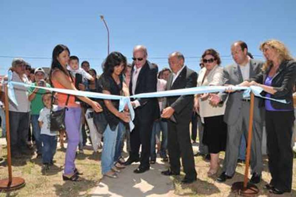 El Gobierno provincial entreg� 34 nuevas viviendas en Rancul