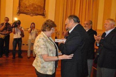 Entregan casi 4 millones de pesos a hospitales