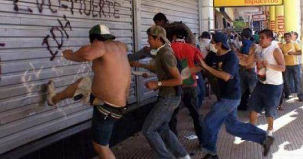 Por saqueos refuerzan guardias a comercios