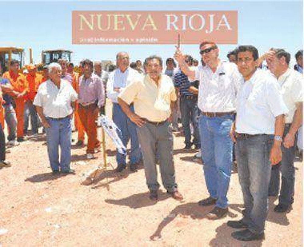 Beder Herrera inaugur� camino que une dos departamentos