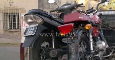 Chocan dos motos en 1� de Marzo y Dardo Rocha 