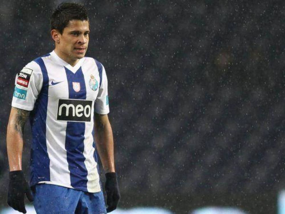 A River le dan pelea: Racing y San Lorenzo se suman al deseo de quedarse con Iturbe