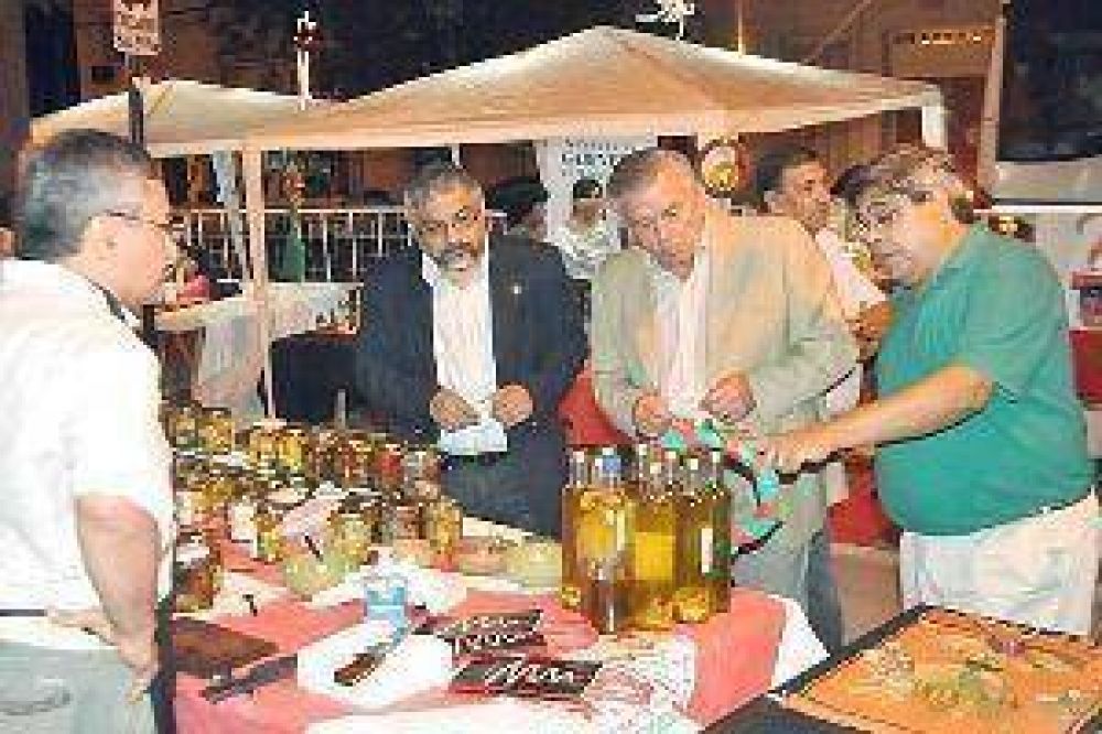 Hugo Infante particip� de la Feria de Emprendedores de la Econom�a Social