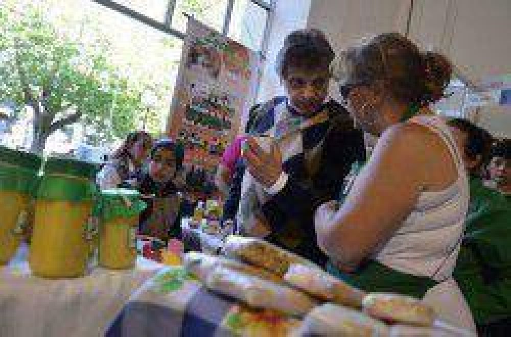Feria Navide�a de los Emprendedores de Econom�a Social en Plaza del Agua