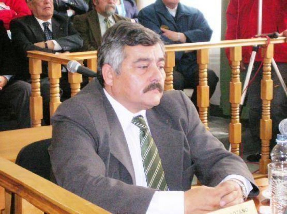 Sigue en carrera.
