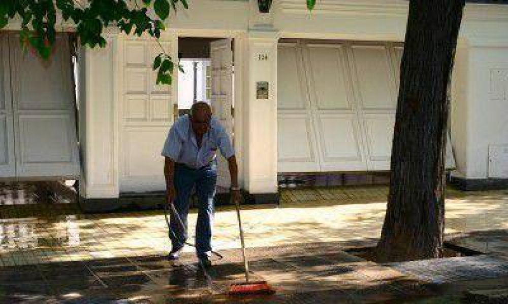 El Gobierno instalar� 6 mil medidores en barrios con excesivo consumo de agua