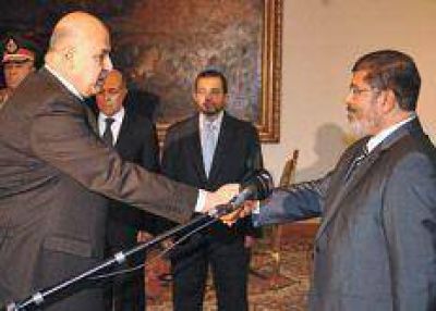 Renunci� el vice en Egipto