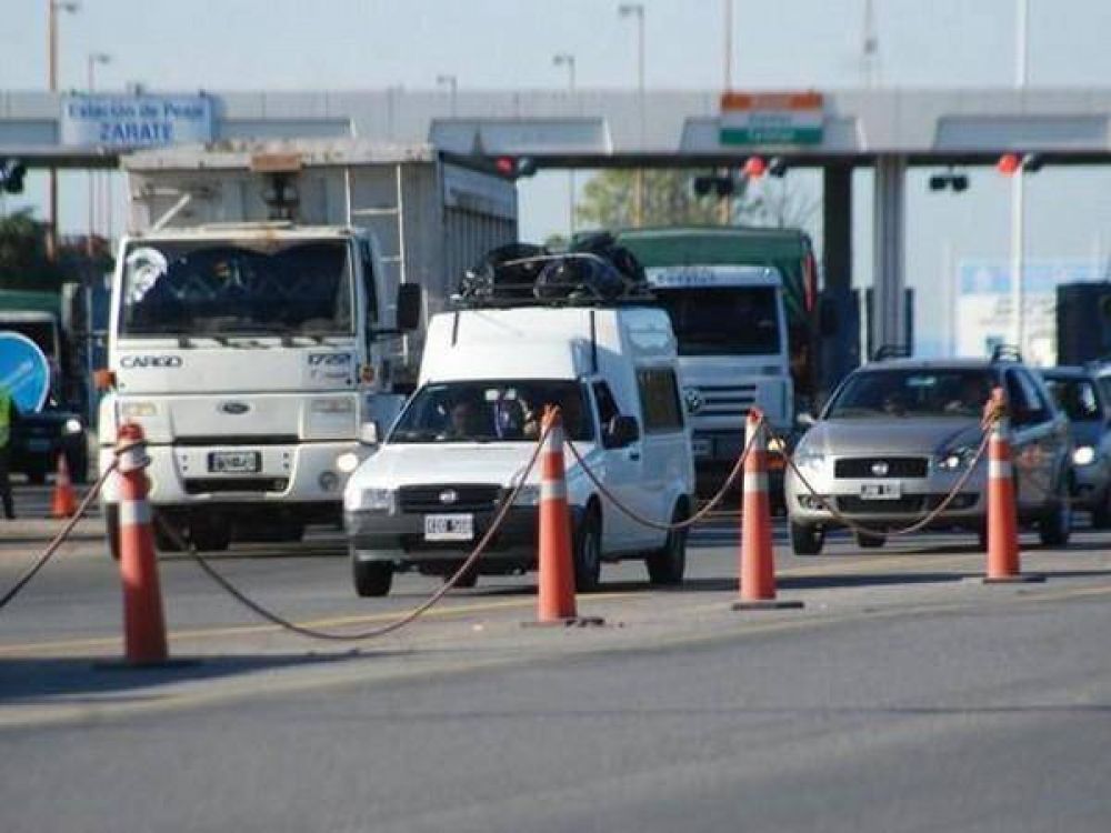 Exodo tur�stico con un intenso movimiento en Puente Brazo Largo 