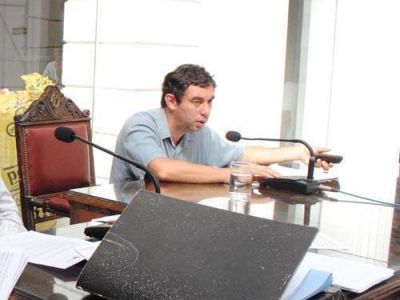 Por una irregularidad formal en su aprobaci�n declaran nulidad de la ordenanza que fij� los aumentos para el boleto
