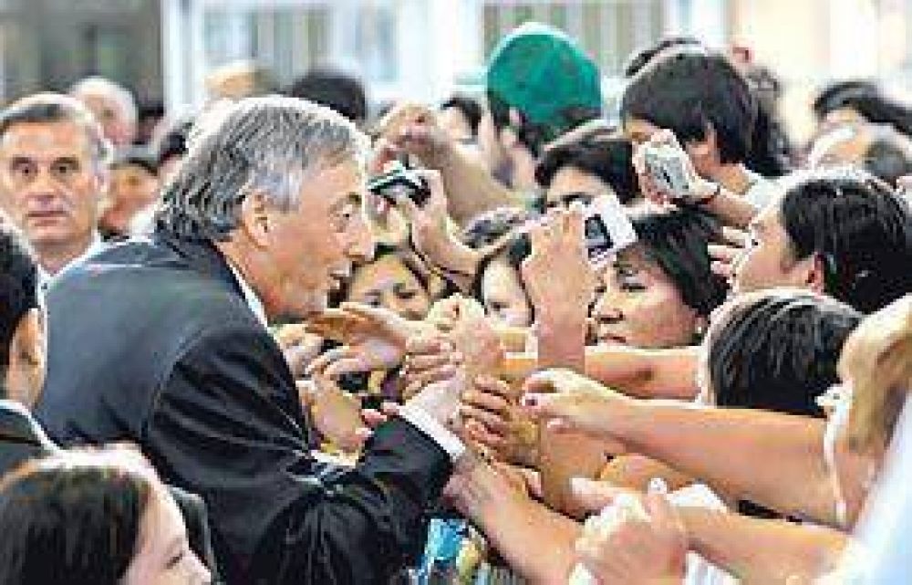 Inquietud en Olivos por los sondeos y el doble juego de los intendentes