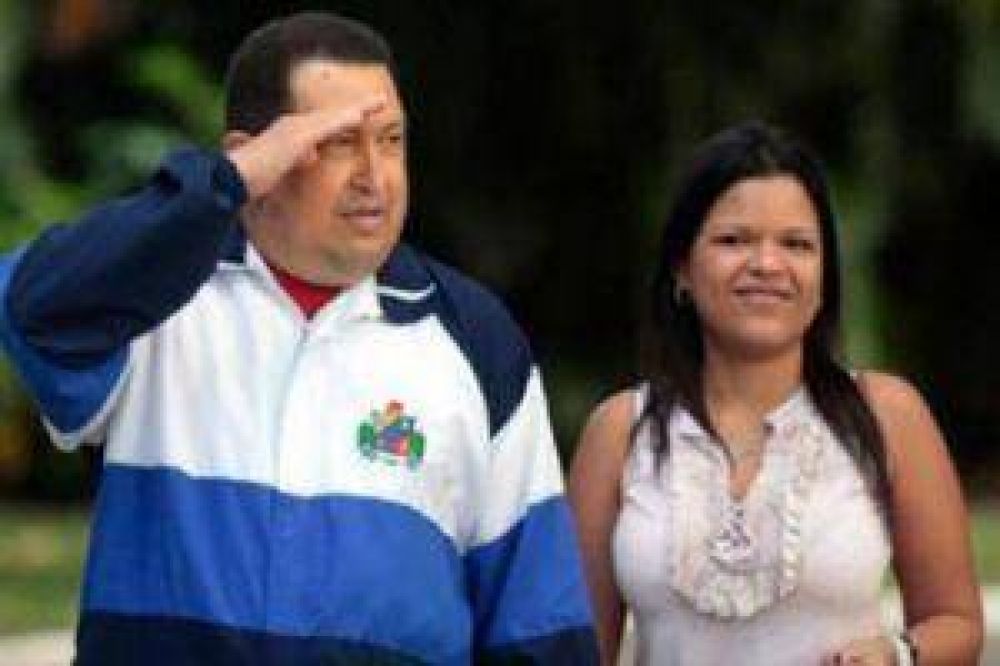La hija de Ch�vez debi� desmentir la muerte de su padre