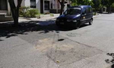 Reclamo por pozos que causaron 3 accidentes