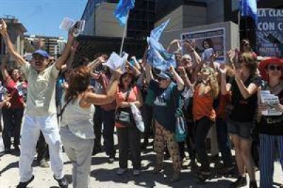 El Gobierno podr�a mantener en La Rural a la misma empresa