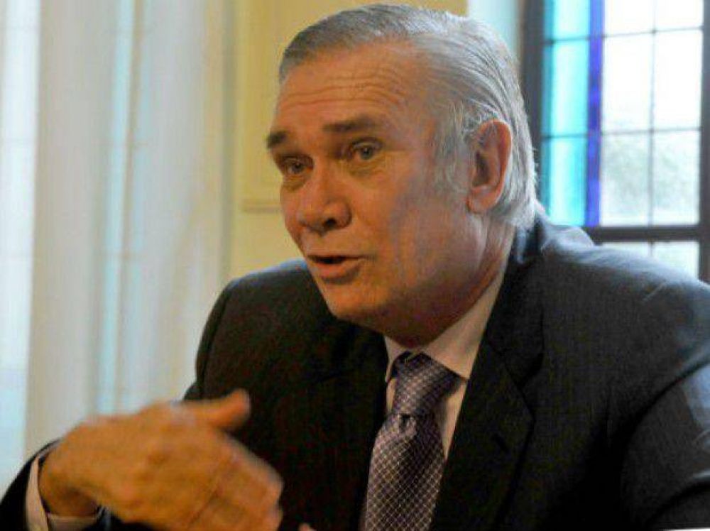 Bertone asegur� que "el trabajo registrado frena la competencia desleal"