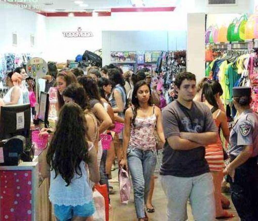 El aguinaldo gener� un boom de ventas en Encarnaci�n y Posadas