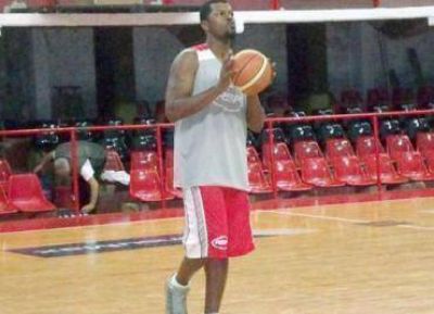 Rocamora �cort� a White y contrat� a Joseph Bunn