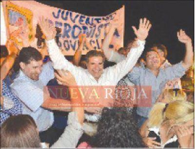Dirigencia del PJ festeja la asunci�n de autoridades