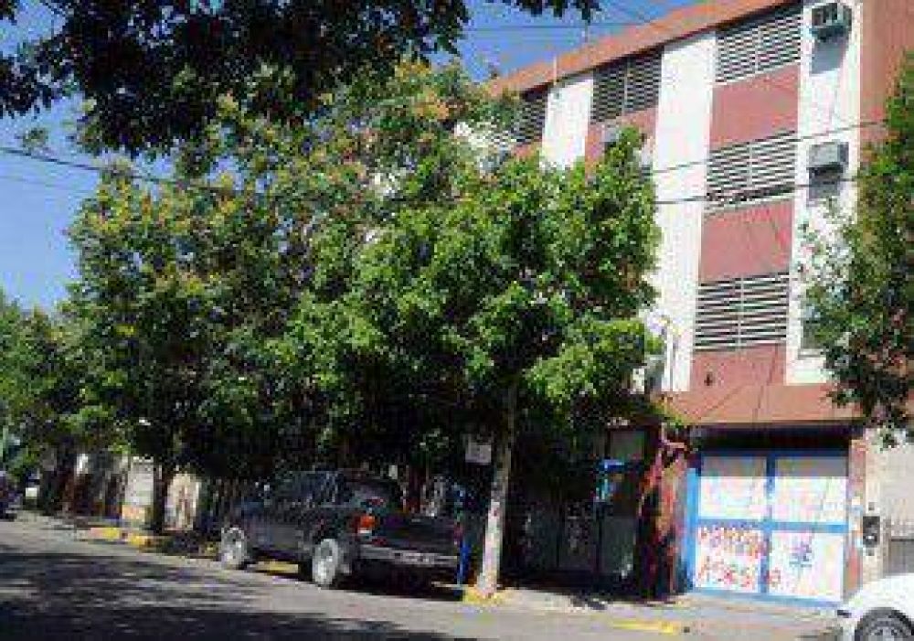 Los dos polic�as dijeron que vieron el arma en el auto 