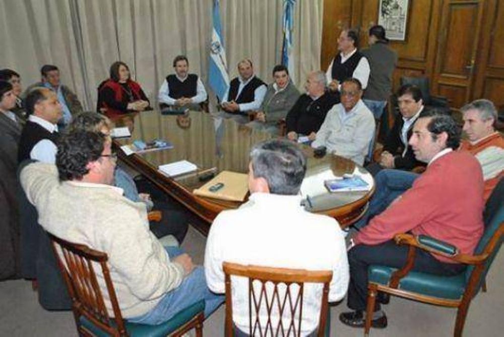 Docentes apuntan al anticipo de las negociaciones salariales