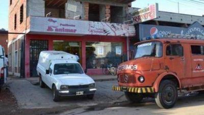 Robos en banda: atacaron a efectivos policiales arrojando bombas Molotov