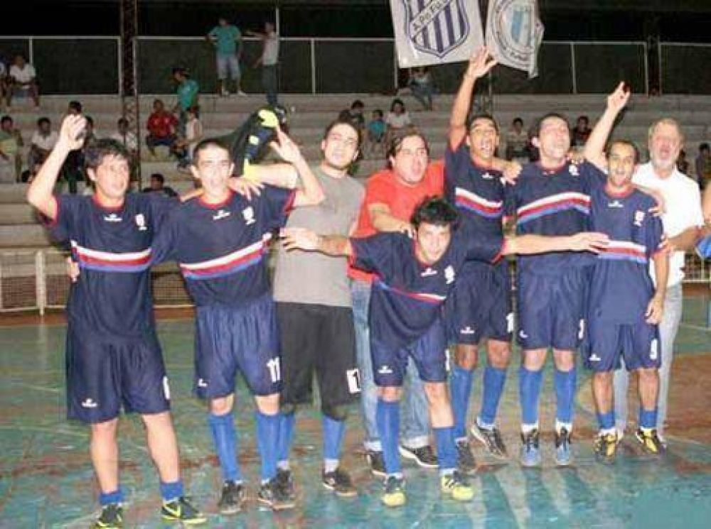 Itap�a confirm� la superioridad en el futsal posade�o en 2012