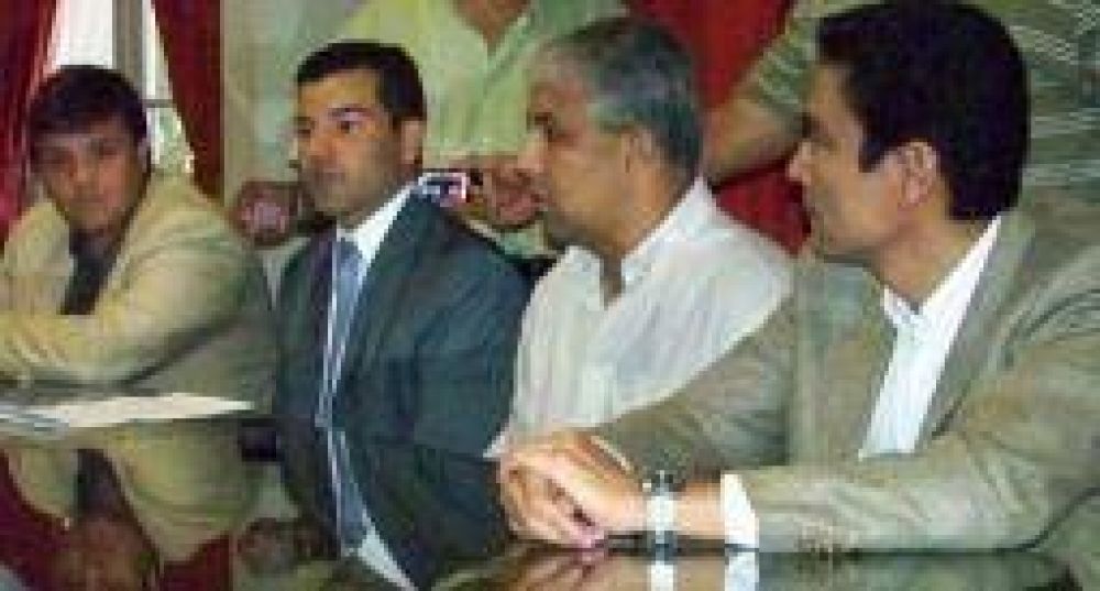 Capital. Anunci� el muncipio ambicioso plan de alumbrado y asfaltado