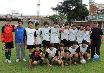F�tbol: San Carlos campe�n Sub 13 y 15.	 	 