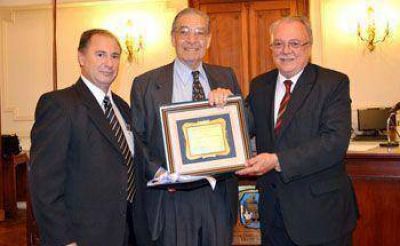 Distinguieron al doctor Carlos Mosca con el t�tulo de Ciudadano Honorario