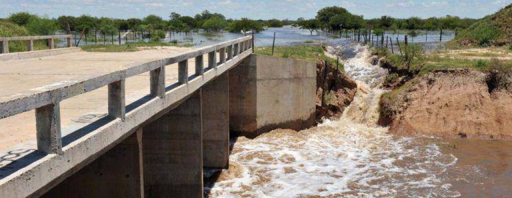Continuaba la b�squeda de los cuatro desaparecidos en un arroyo 