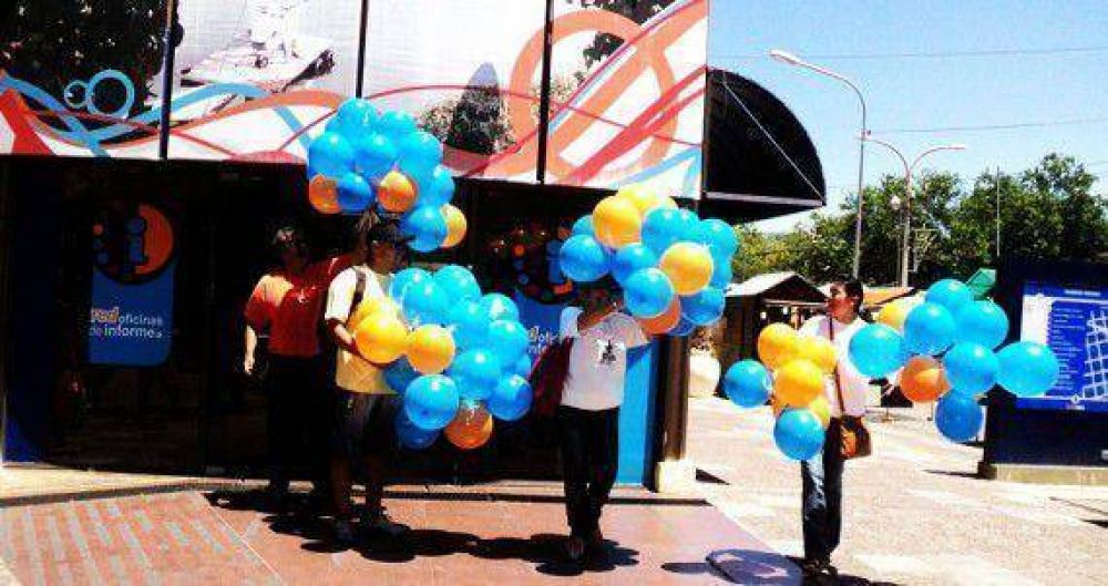 El colorido del Carnaval de Rio pint� de alegr�a y sonrisas la capital puntana 